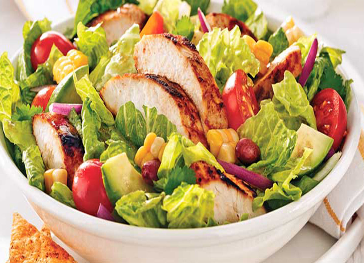 Salade de crudités au poulet